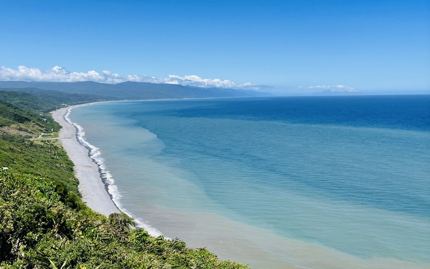 【2025/12/13_琅嶠卑南阿塱壹古道騎走4日】走訪台灣最後 1% 自然海岸線，徒步阿塱壹古道，感受絕美海岸與原始森林